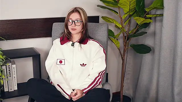 Snapshot of LeoneRone chatting on January 15, 2026, 9:23 am LeoneRone online show from January 15, 2026, 9:23 am