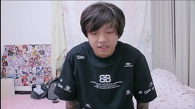 Chocolates-001 online show from April 14, 2026, 12:21 pm