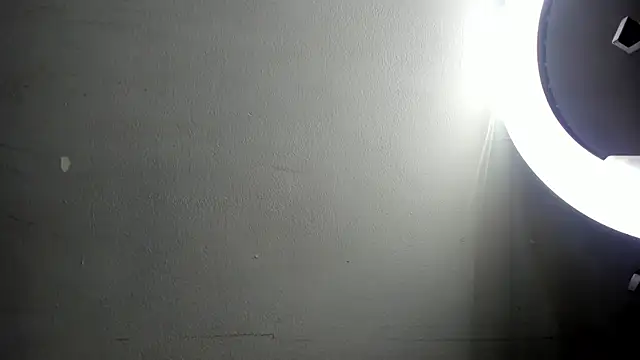 AnaiaClarck online show from April 10, 2026, 3:24 am