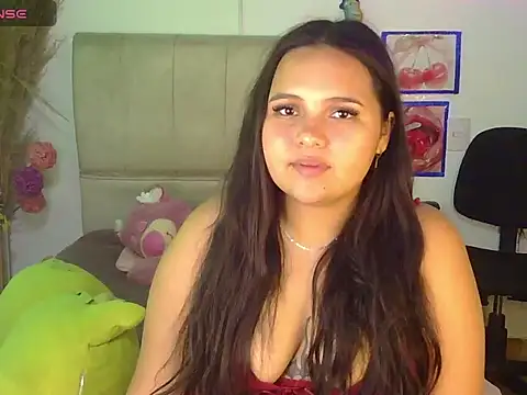 chloe  fox online show from February 17, 2026, 1:41 pm