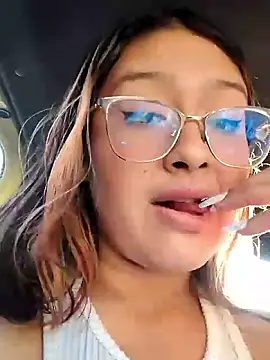 Snapshot of TatiJx_Pink chatting on February 10, 2026, 12:04 pm TatiJx Pink online show from February 10, 2026, 12:04 pm