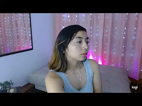 Snapshot of Angel127664 chatting on January 13, 2026, 10:24 pm Angel127664 online show from January 13, 2026, 10:24 pm