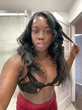 Snapshot of icelyne_2001 chatting on February 13, 2026, 6:52 pm icelyne 2001 online show from February 13, 2026, 6:52 pm