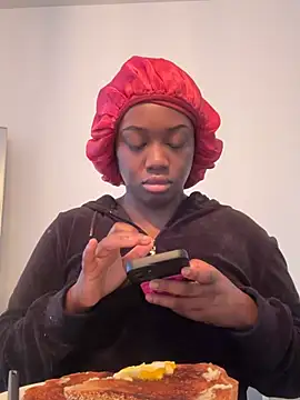 Snapshot of icelyne_2001 chatting on February 24, 2026, 5:36 pm icelyne 2001 online show from February 24, 2026, 5:36 pm