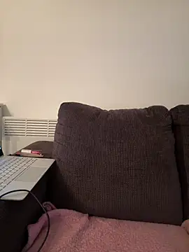 Snapshot of icelyne_2001 chatting on February 1, 2026, 2:32 am icelyne 2001 online show from February 1, 2026, 2:32 am