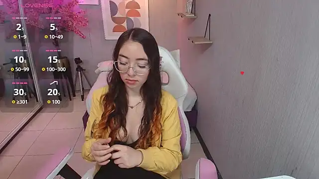 Snapshot of Veronica_miiller chatting on February 24, 2026, 7:04 pm Veronica miiller online show from February 24, 2026, 7:04 pm