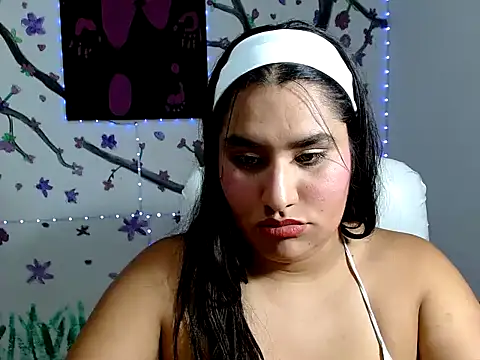 Im May  online show from March 10, 2026, 9:41 pm