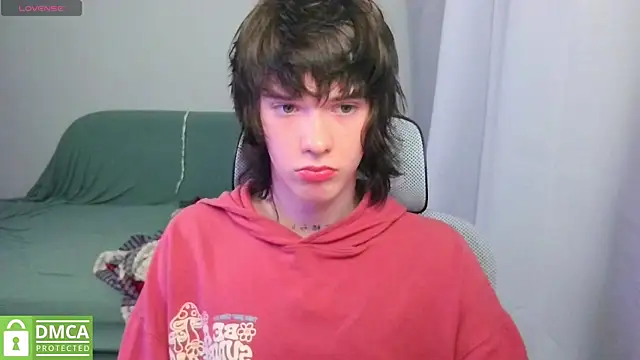 LeonBoykisser online show from July 16, 2026, 4:59 pm