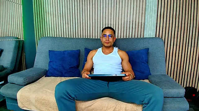 Vans Ross online show from March 14, 2026, 7:20 pm