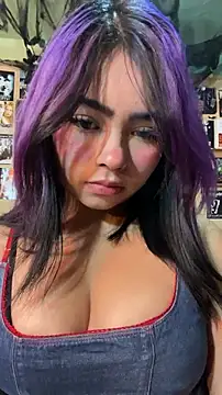 pinkybombon online show from April 6, 2026, 8:43 pm