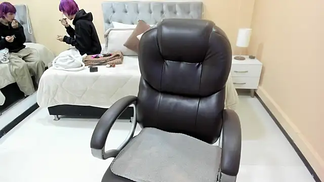 Bela Craxkerr online show from February 11, 2026, 12:27 pm