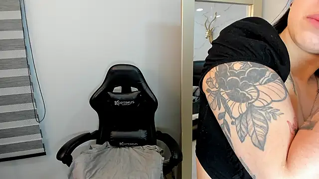 KomiCatt online show from March 12, 2026, 12:20 pm