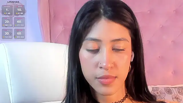 Snapshot of internett_sweetheart chatting on March 4, 2026, 4:53 am internett sweetheart online show from March 4, 2026, 4:53 am