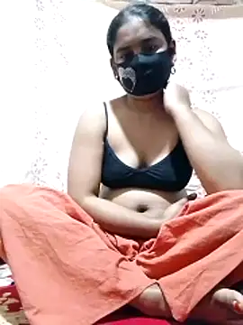 Hot Sweeti online show from February 4, 2026, 10:21 am