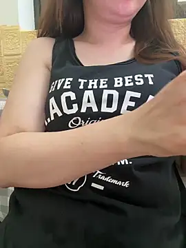 Donna9696 online show from April 11, 2026, 2:52 am