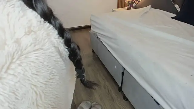 Ambarross  online show from February 14, 2026, 12:49 pm