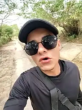 Snapshot of attractive-sexx chatting on February 26, 2026, 3:23 pm attractive-sexx online show from February 26, 2026, 3:23 pm