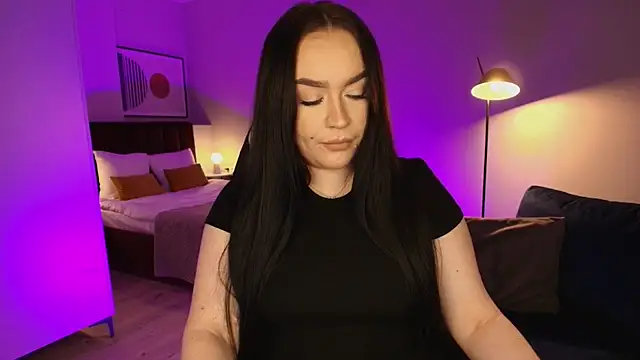 tinafox  online show from February 12, 2026, 8:14 am