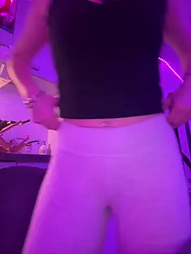 claraaaa06 online show from February 12, 2026, 9:36 pm