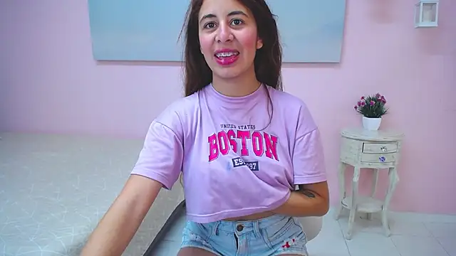 scarlett clyde online show from April 18, 2026, 12:29 pm