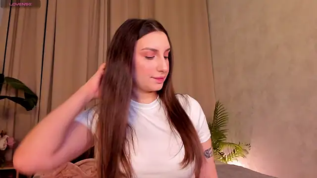 Snapshot of Celine_Coello chatting on June 3, 2026, 1:23 pm Celine Coello online show from June 3, 2026, 1:23 pm