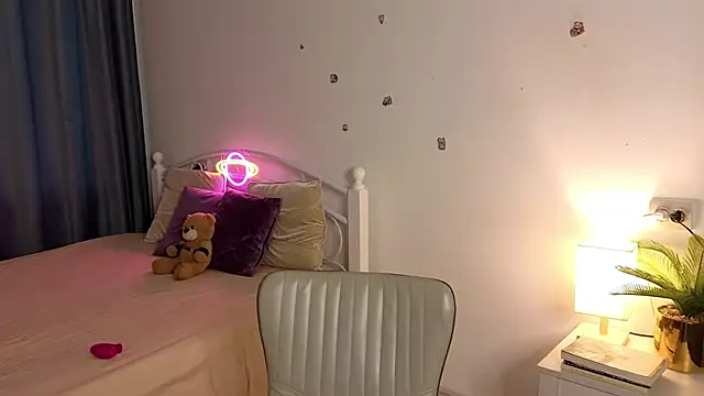 Maily  Trees online show from February 19, 2026, 11:29 am