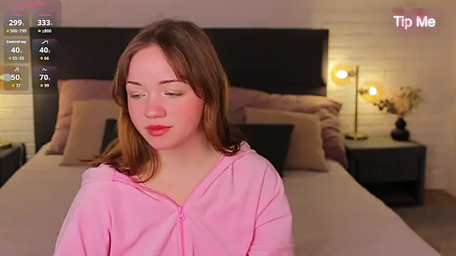 Kiss Moon online show from February 5, 2026, 7:21 pm