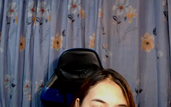 pinay mayahiga online show from April 4, 2026, 5:19 pm