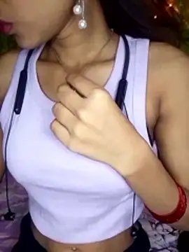 Snapshot of Maliha_Chowdhury chatting on April 20, 2026, 2:18 pm Maliha Chowdhury online show from April 20, 2026, 2:18 pm