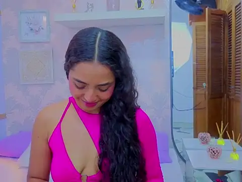 Emma Thompssonn online show from March 2, 2026, 12:01 pm