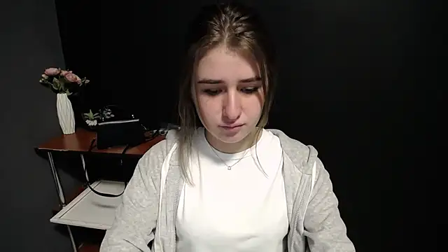 Sunny siren online show from March 27, 2026, 1:45 pm