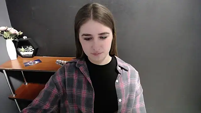 Sunny siren online show from April 21, 2026, 12:23 pm