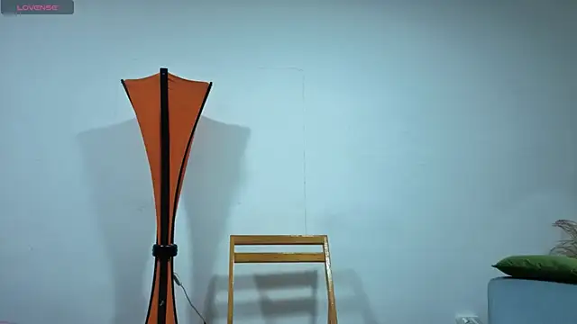 fransheskarossi online show from April 15, 2026, 12:32 pm