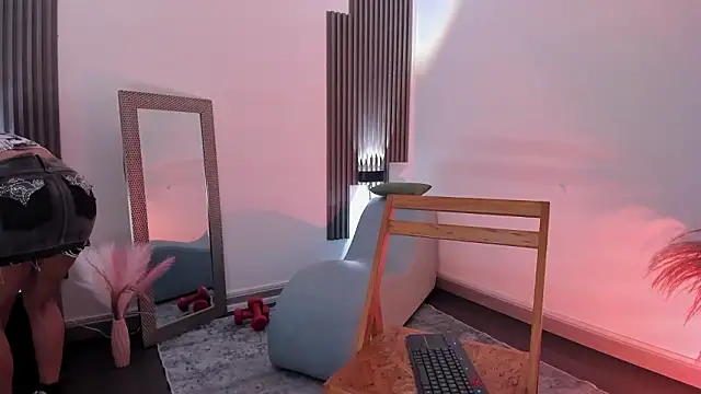 fransheskarossi online show from February 2, 2026, 12:15 pm