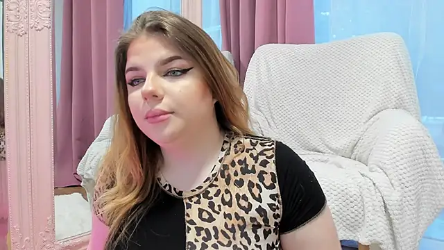 Snapshot of VelvetSinss chatting on January 17, 2026, 6:17 am VelvetSinss online show from January 17, 2026, 6:17 am