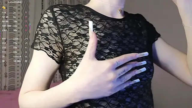 CarmaOlen online show from April 10, 2026, 7:32 pm