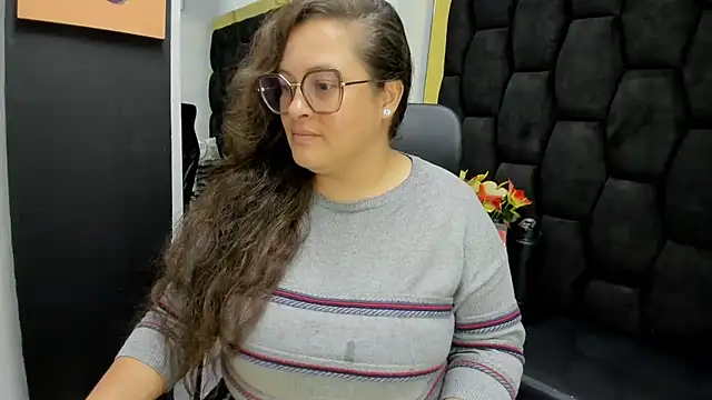 Sarah Boobs  online show from June 3, 2026, 4:13 am