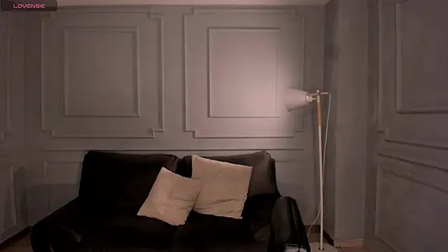 MilaVelvet  online show from April 7, 2026, 12:18 pm