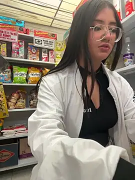 Snapshot of StrawberryPink_ chatting on February 26, 2026, 11:32 am StrawberryPink online show from February 26, 2026, 11:32 am