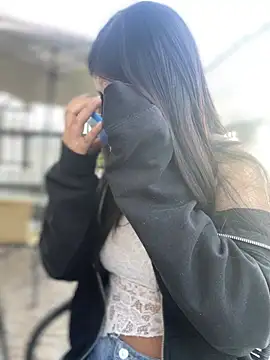 Snapshot of StrawberryPink_ chatting on February 10, 2026, 12:26 pm StrawberryPink online show from February 10, 2026, 12:26 pm