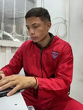 santiObrero online show from March 9, 2026, 8:12 pm