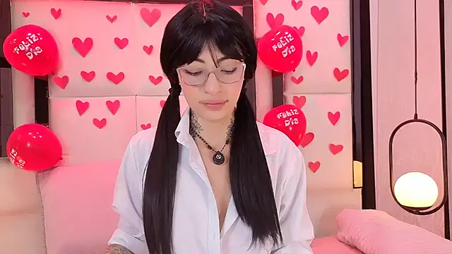 Snapshot of JuneCollins chatting on February 15, 2026, 8:41 pm JuneCollins online show from February 15, 2026, 8:41 pm