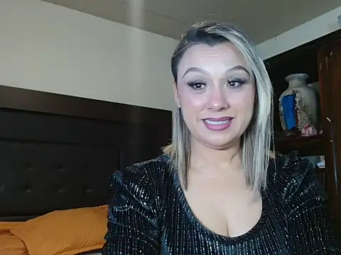 aitanalove  online show from February 9, 2026, 3:10 pm