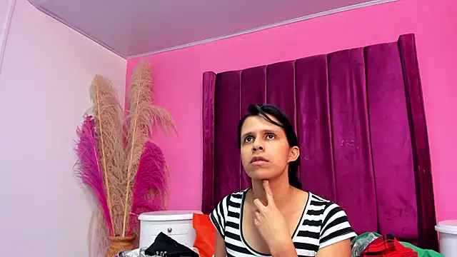 mitzukywinteer online show from June 12, 2026, 9:56 pm