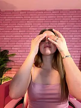 MayaFlorens online show from January 19, 2026, 1:42 am