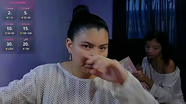 Snapshot of Helena-Paola chatting on February 28, 2026, 10:20 pm Helena-Paola online show from February 28, 2026, 10:20 pm