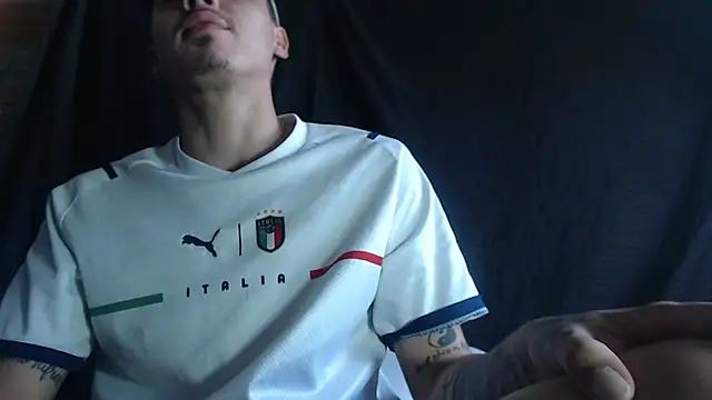 Andres1037 online show from February 9, 2026, 4:27 pm