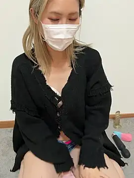 yumi0025 online show from February 27, 2026, 5:51 am