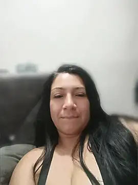 Snapshot of Katysaez chatting on May 20, 2026, 9:28 am Katysaez online show from May 20, 2026, 9:28 am