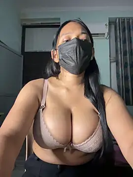 RadhikaHotty online show from April 5, 2026, 5:41 pm